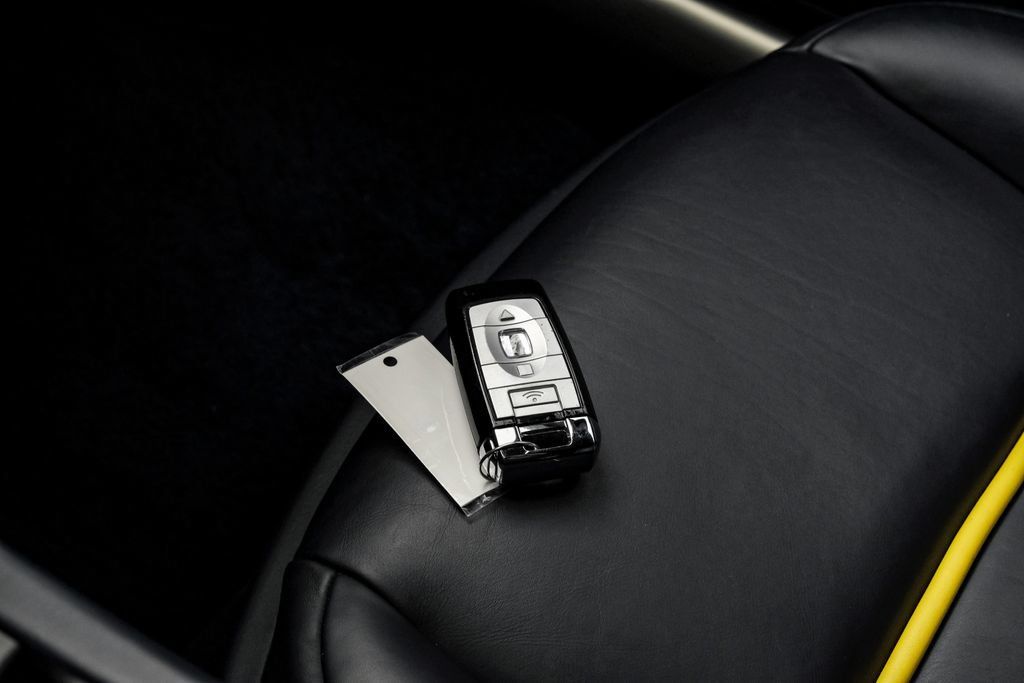 Used 2021 Rolls-Royce Dawn RWD image 64