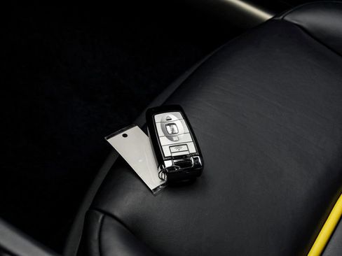 Used 2021 Rolls-Royce Dawn RWD image 64