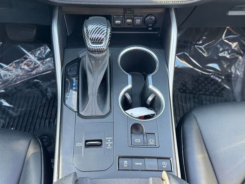 Used 2021 Toyota Highlander XLE image 30