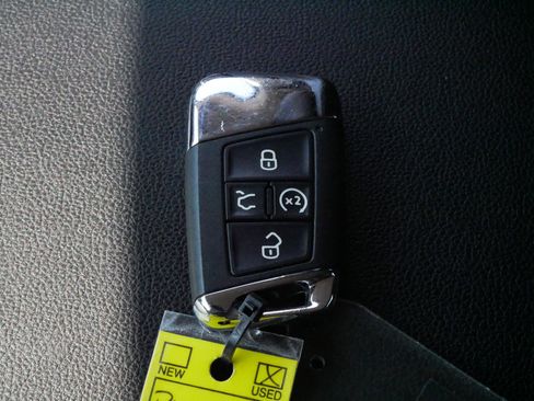 Certified 2023 Volkswagen Atlas SE image 30