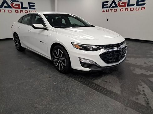 Used 2025 Chevrolet Malibu RS FWD image 1