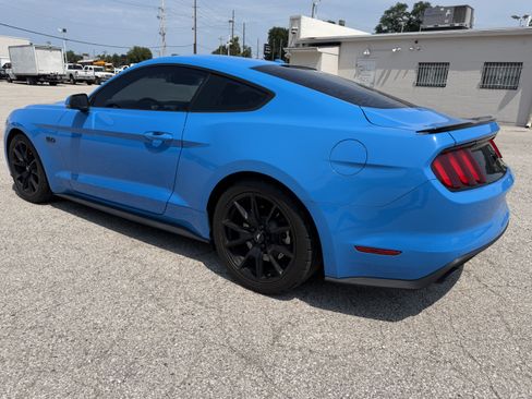 Used 2017 Ford Mustang GT Premium w/ Equipment Group 401A RWD image 5