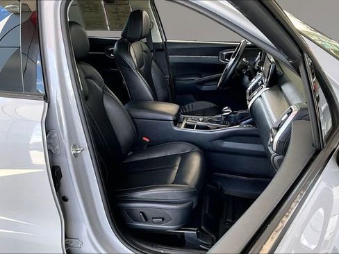Used 2023 Kia Sorento EX w/ Panoramic Sunroof Package FWD image 27