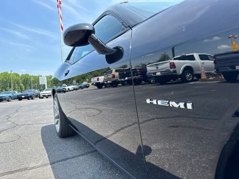 Used 2020 Dodge Challenger R/T RWD image 4