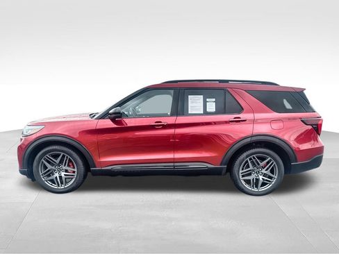 Used 2025 Ford Explorer ST AWD/4WD image 5