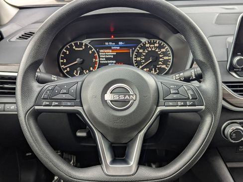 Used 2024 Nissan Altima 2.5 SV image 20