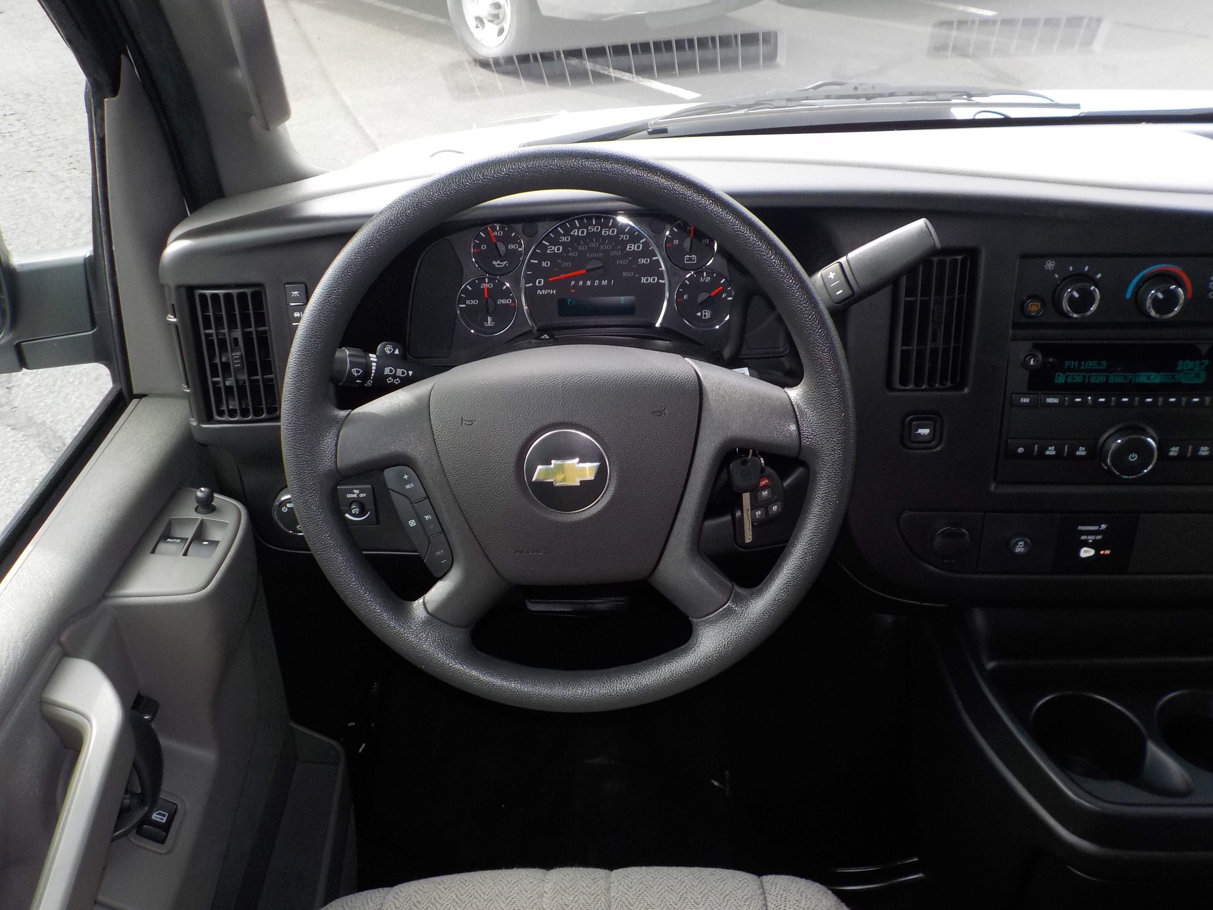 Used 2017 Chevrolet Express 3500 LT w/ LT Preferred Equipment Group RWD image 24