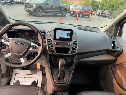 Used 2022 Ford Transit Connect XL FWD image 19