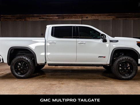 Used 2025 GMC Sierra 1500 AT4 w/ AT4 Premium Package AWD/4WD image 10