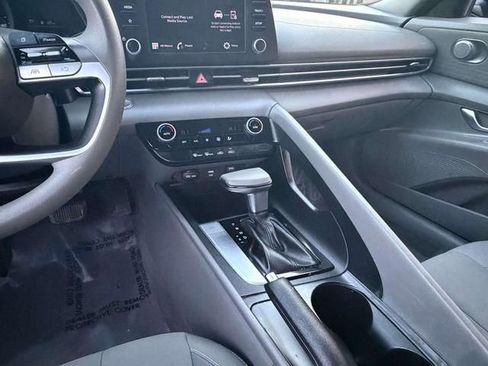 Used 2021 Hyundai Elantra SEL image 20