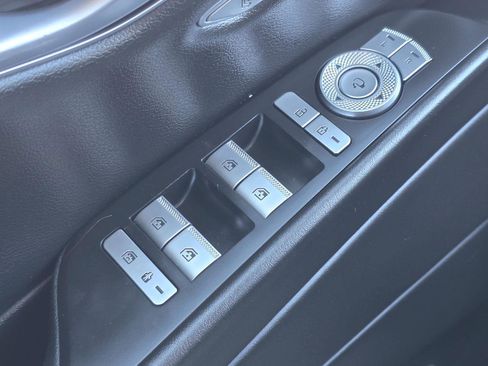 Used 2023 Genesis G80 2.5T image 9