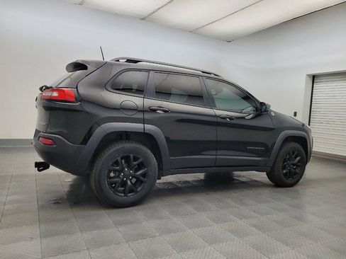 Used 2018 Jeep Cherokee Trailhawk image 10