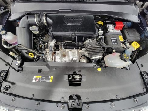 Used 2024 Jeep Compass Latitude w/ Sun and Sound Group AWD/4WD image 9
