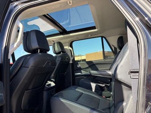 Used 2025 Lincoln Navigator L Reserve AWD/4WD image 19