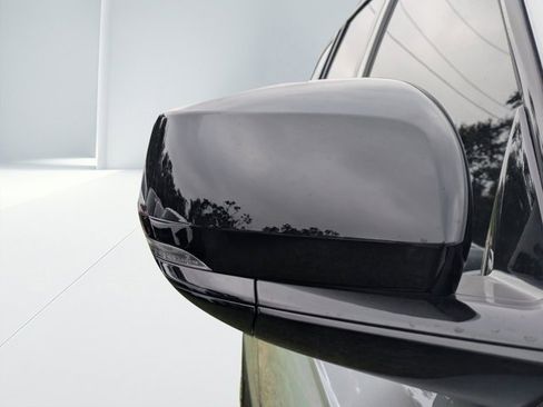 New 2025 Jeep Grand Cherokee L Limited w/ Black Appearance Package image 10