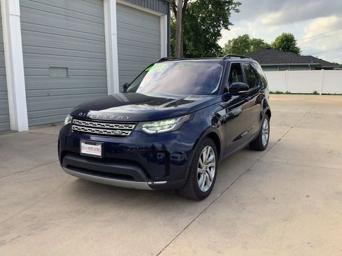 Used 2018 Land Rover Discovery HSE AWD/4WD image 4