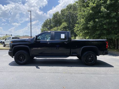 Used 2024 Chevrolet Silverado 2500 ZR2 w/ Technology Package AWD/4WD image 6