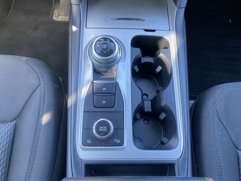 Used 2022 Ford Explorer XLT image 22