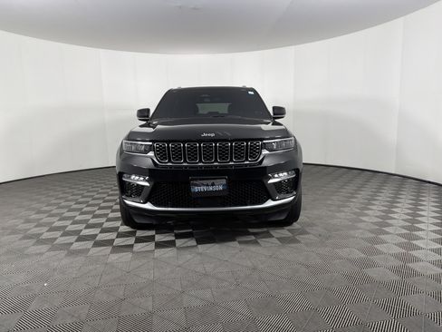 Used 2023 Jeep Grand Cherokee Summit AWD/4WD image 2