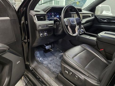 Used 2024 GMC Yukon XL Denali image 17