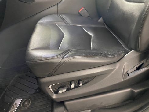 Used 2019 Cadillac Escalade Premium Luxury image 12