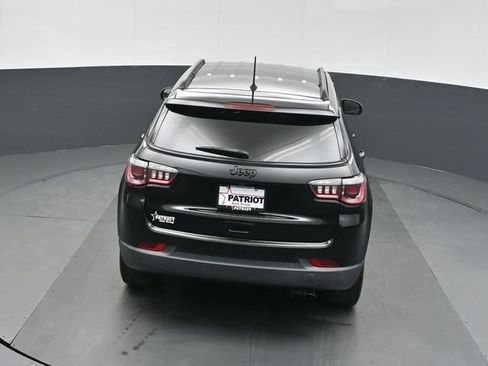 Used 2018 Jeep Compass Latitude FWD image 32