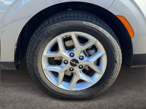 Used 2024 Kia Soul LX w/ Option Group 015 image 7