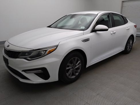 Used 2020 Kia Optima LX FWD image 2
