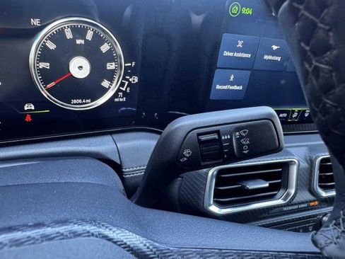 Used 2025 Ford Mustang Premium image 21