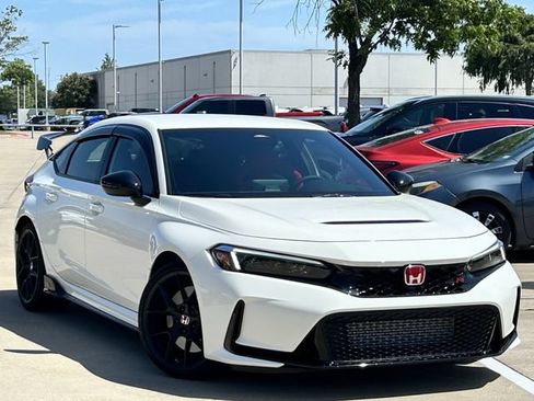 Used 2025 Honda Civic Type R image 2