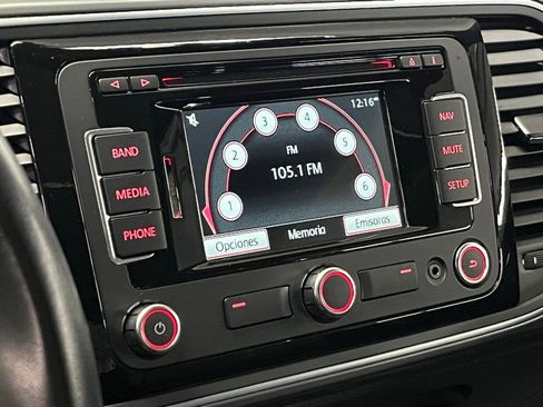 Used 2014 Volkswagen Beetle R-Line image 23