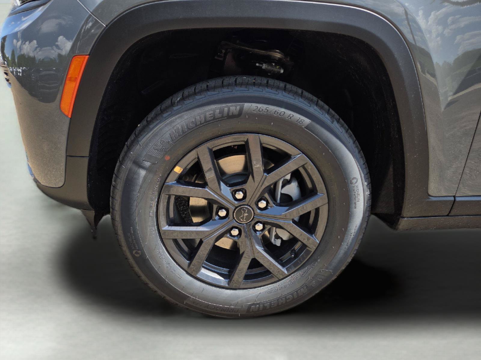 New 2027 Jeep Grand Cherokee Altitude RWD image 21