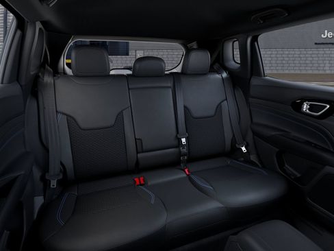New 2026 Jeep Compass Latitude AWD/4WD image 16