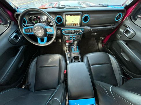 Used 2022 Jeep Wrangler Unlimited Rubicon 4xe w/ Cold Weather Group AWD/4WD image 35