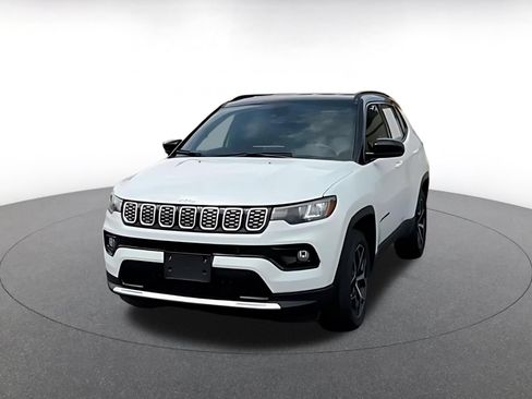 Used 2025 Jeep Compass Limited AWD/4WD image 4