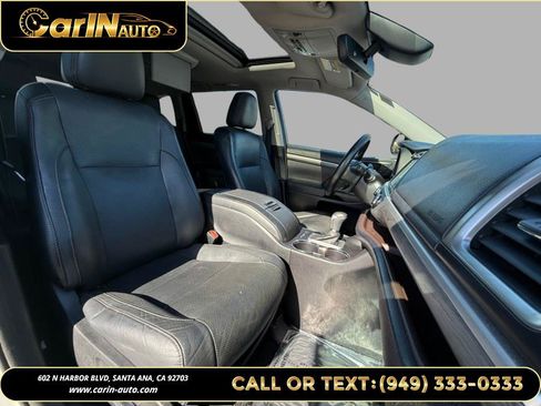 Used 2017 Toyota Highlander Limited Platinum FWD image 13
