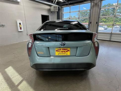 Used 2016 Toyota Prius Two FWD image 4
