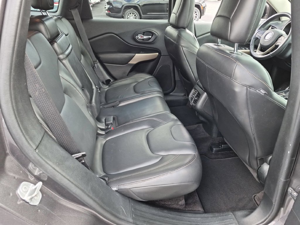 Used 2018 Jeep Cherokee Limited AWD/4WD image 30