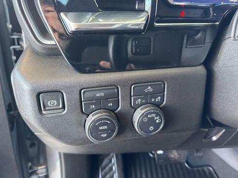 Used 2024 Chevrolet Silverado 1500 LT AWD/4WD image 10