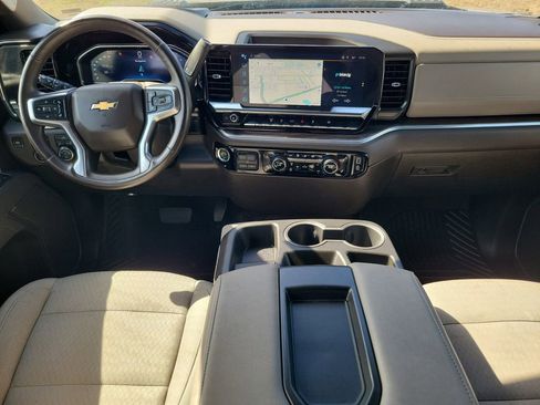 Used 2025 Chevrolet Silverado 2500 LT w/ Convenience Package image 18