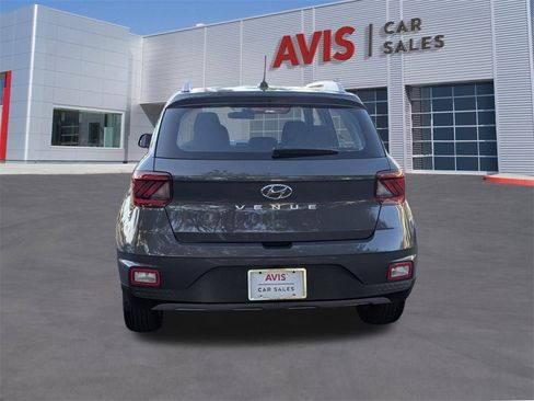 Used 2025 Hyundai Venue SEL image 9