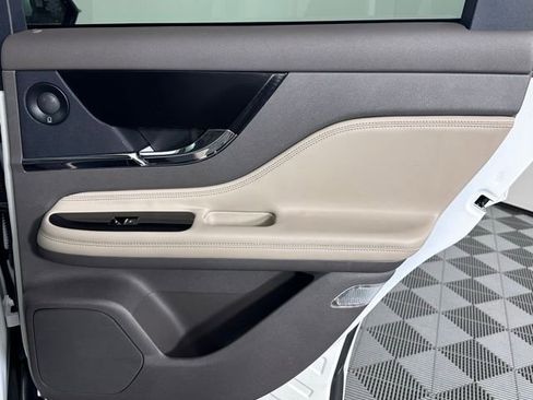 Used 2021 Lincoln Corsair Reserve image 28