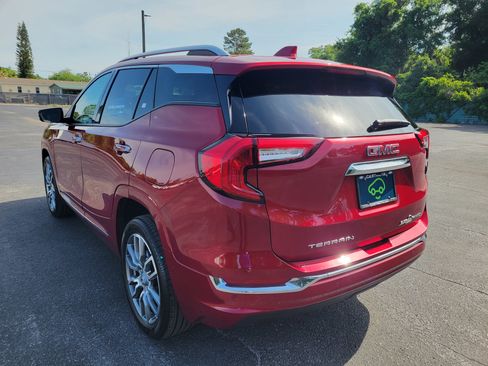 Used 2024 GMC Terrain Denali w/ Denali Premium Package AWD/4WD image 9