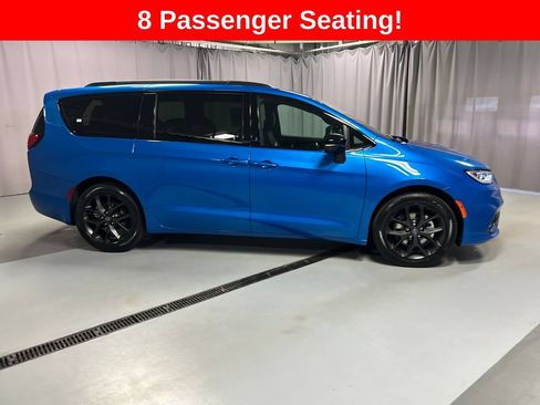 New 2026 Chrysler Pacifica Select w/ S Appearance Package FWD image 8