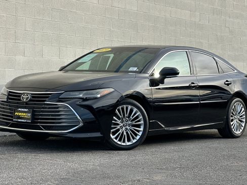 Used 2019 Toyota Avalon Limited image 8