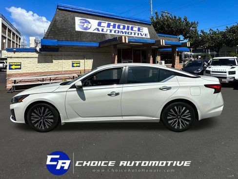 Used 2023 Nissan Altima 2.5 SV FWD image 3