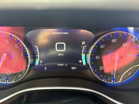 Used 2024 Chrysler Pacifica Touring-L FWD image 25