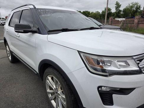 Used 2018 Ford Explorer XLT w/ Equipment Group 202A FWD image 8