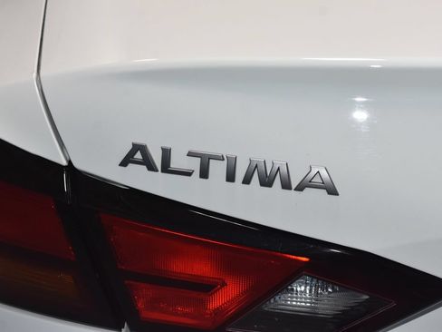 Certified 2025 Nissan Altima 2.5 SV FWD image 24