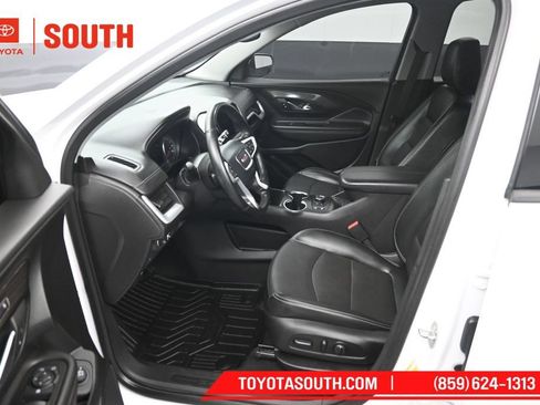 Used 2023 GMC Terrain SLT FWD image 9